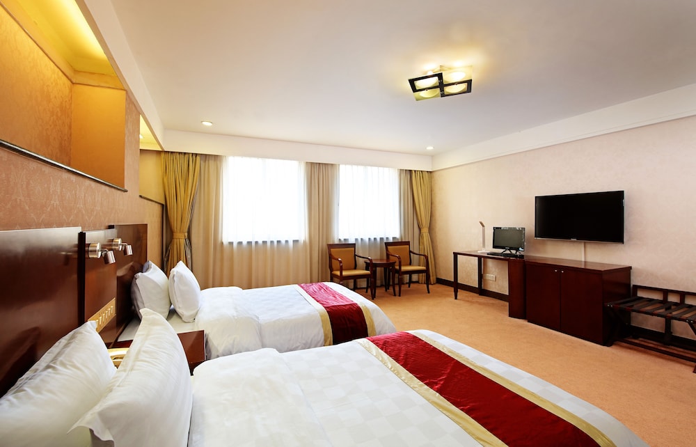 Xinhua Hotel 32/63