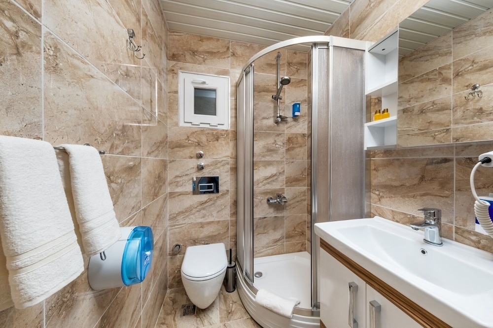 Anelli Hotel 37/40