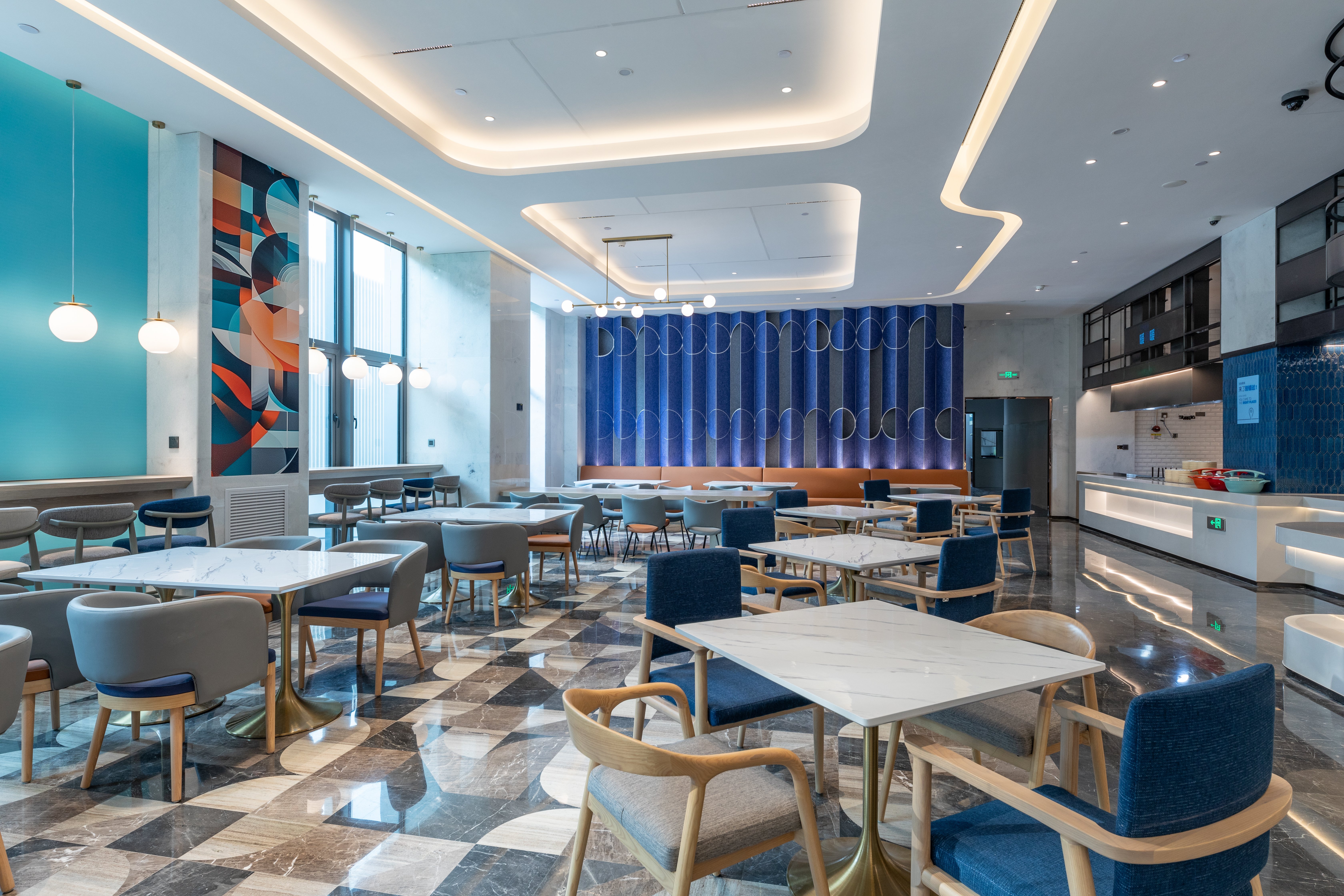 Holiday Inn Express Shanghai Changfeng Park 26/32
