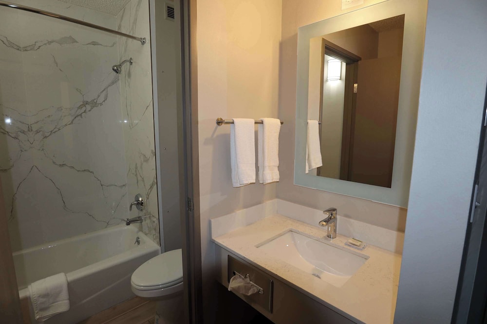 Days Inn by Wyndham Mandan Bismarck Area 55/56