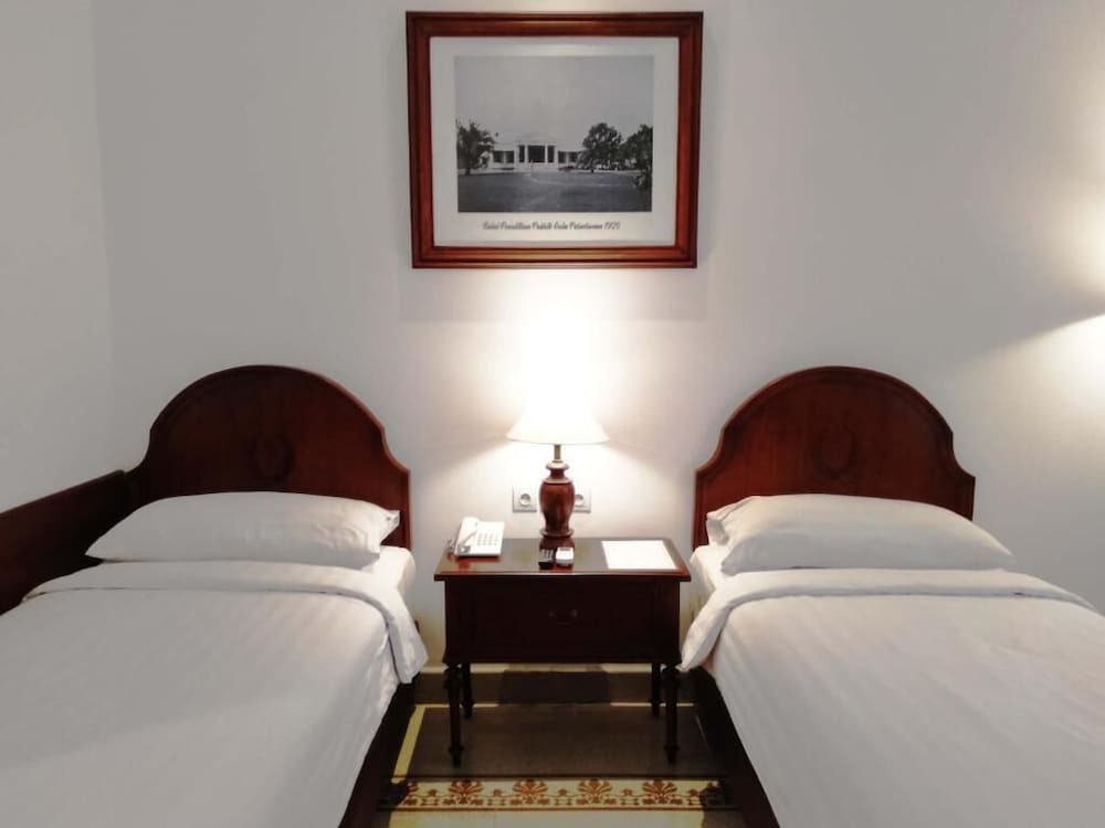 Daroessalam Hotel 10/49