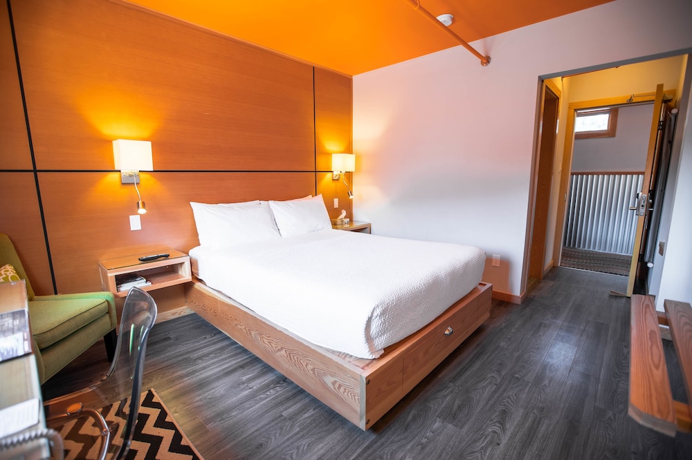 The Adventure Hotel 9/50