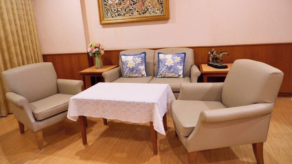 Diamond Plaza Hotel Suratthani 35/50