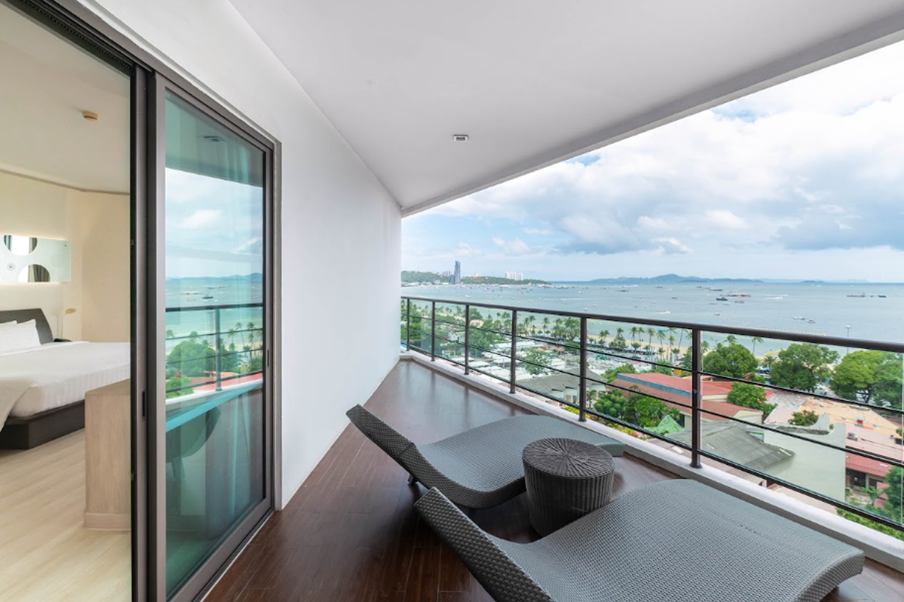 Pattaya Discovery Beach Hotel 9/27
