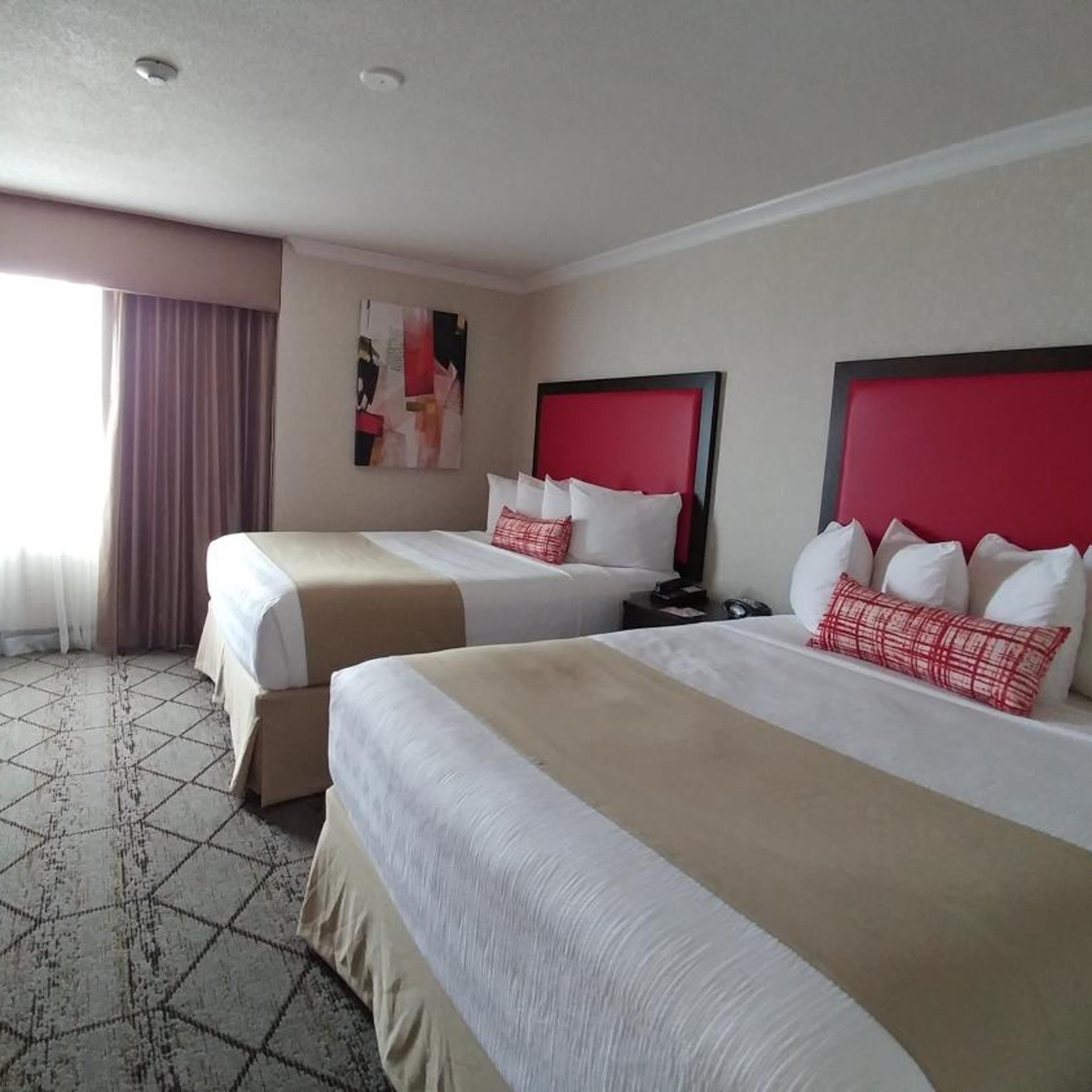 جناح بسريرين كوين مع أريكة، Best Western Plus Rose City Suites 5/10