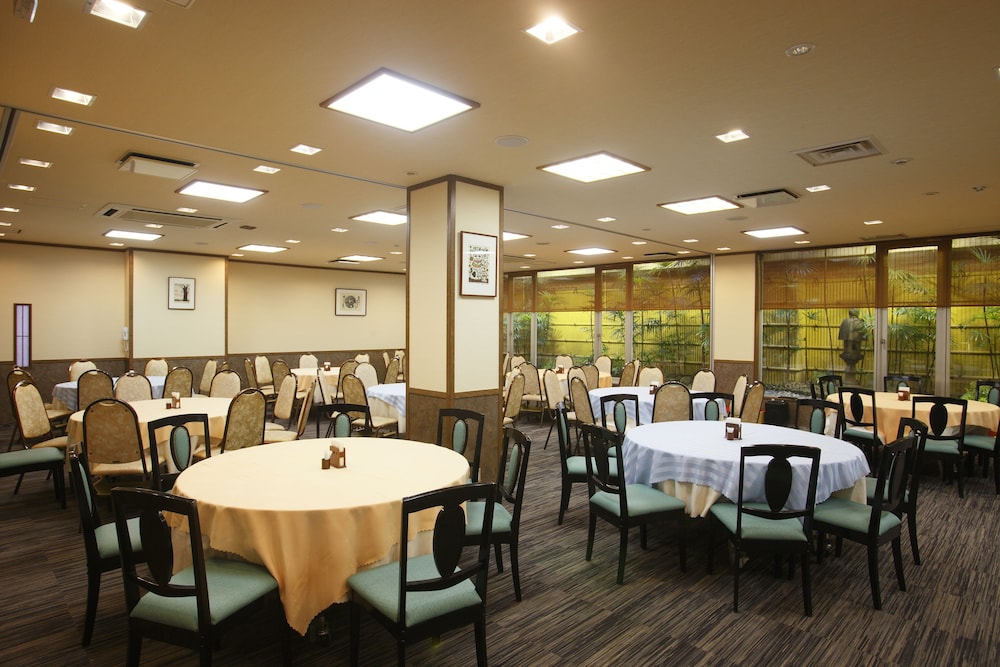 CENTRAL HOTEL SASEBO 39/50