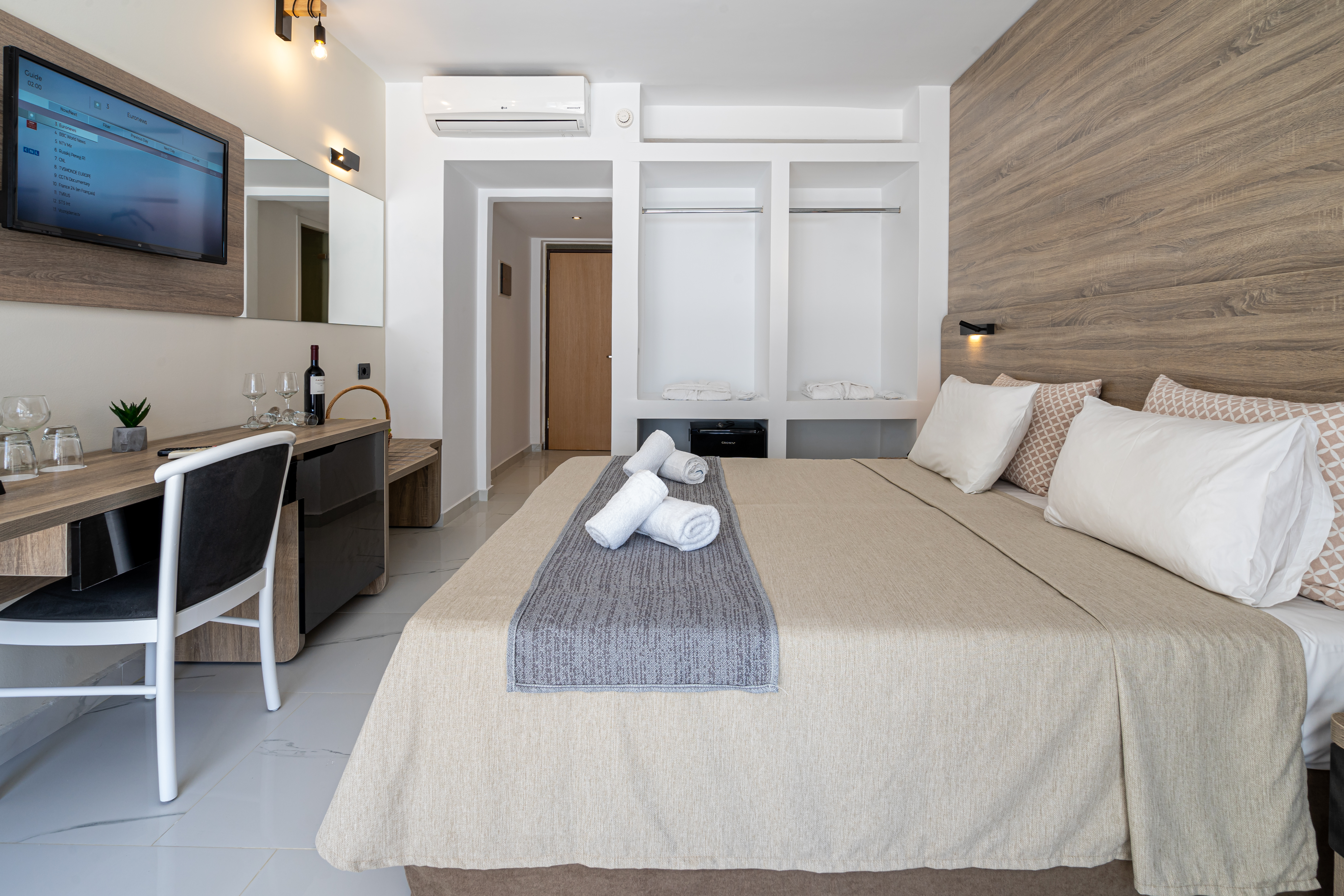 SUITE, DOUBLE BED