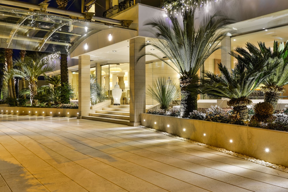 Esplanade Boutique Hotel 18/38