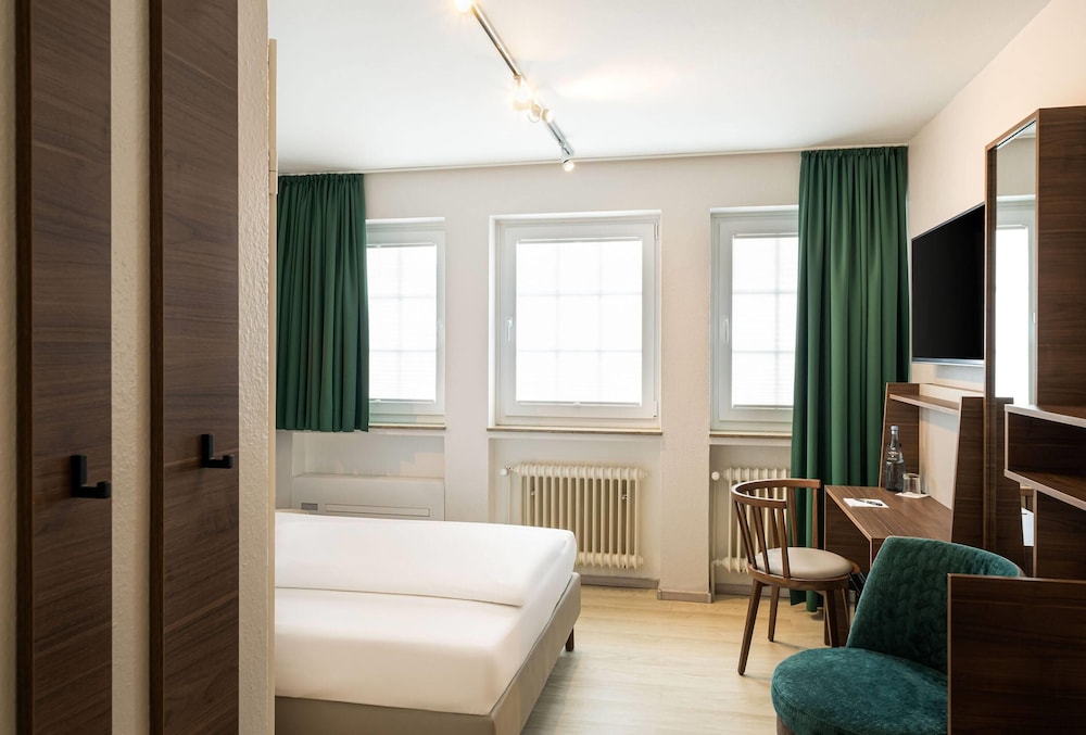 STANDARD, SINGLE BED