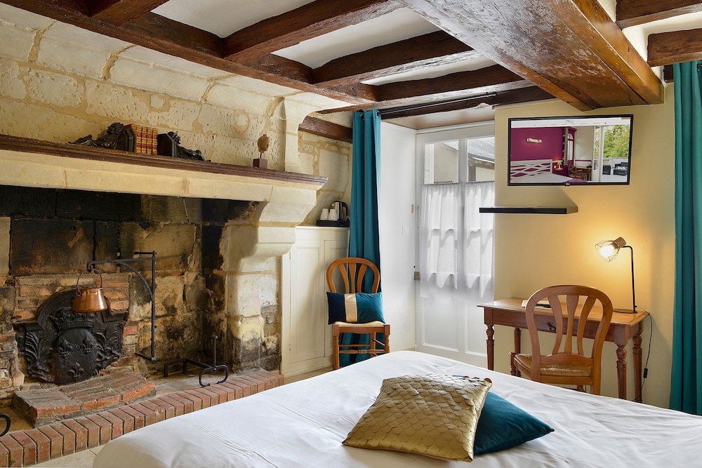 MANOIR DE LA GIRAUDIERE 19/42