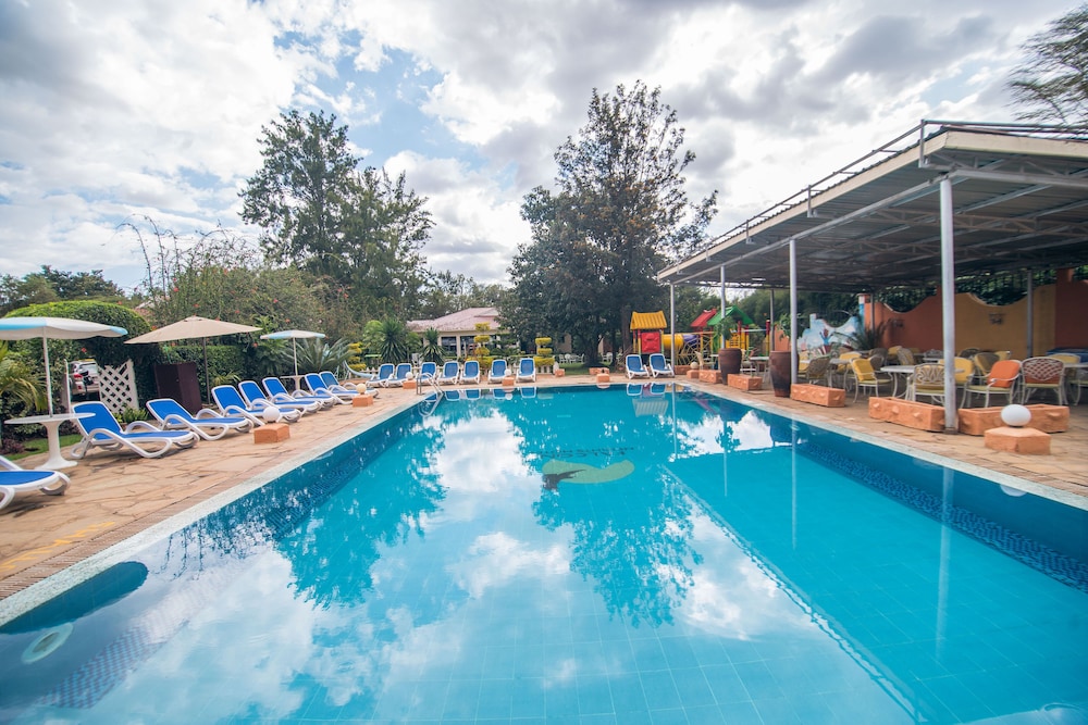 Falcon Heights Hotel 6/60