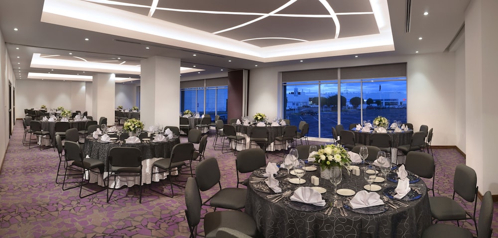HS HOTSSON Hotel Smart Leon Centro Max (ex Wyndham Garden Leon Centro Max) 37/48