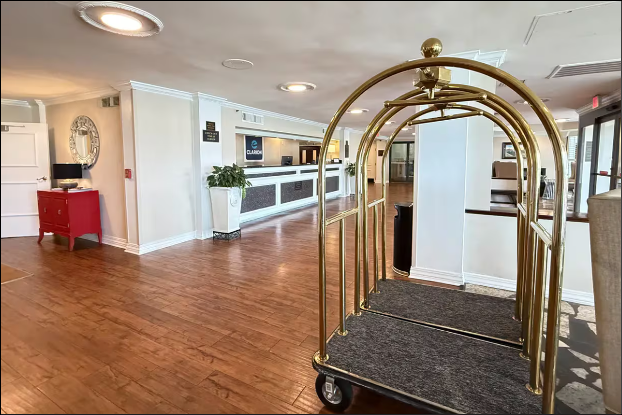 Clarion Hotel & Suites New Orleans Airport 7/20