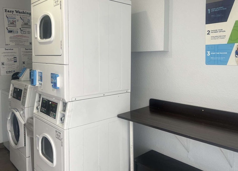 Motel6 Tulare, CA 13/60