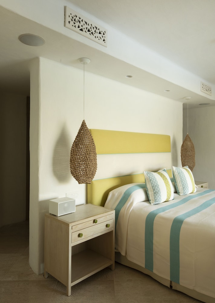Hotel Romazzino, a Luxury Collection Hotel, Costa Smeralda 16/50