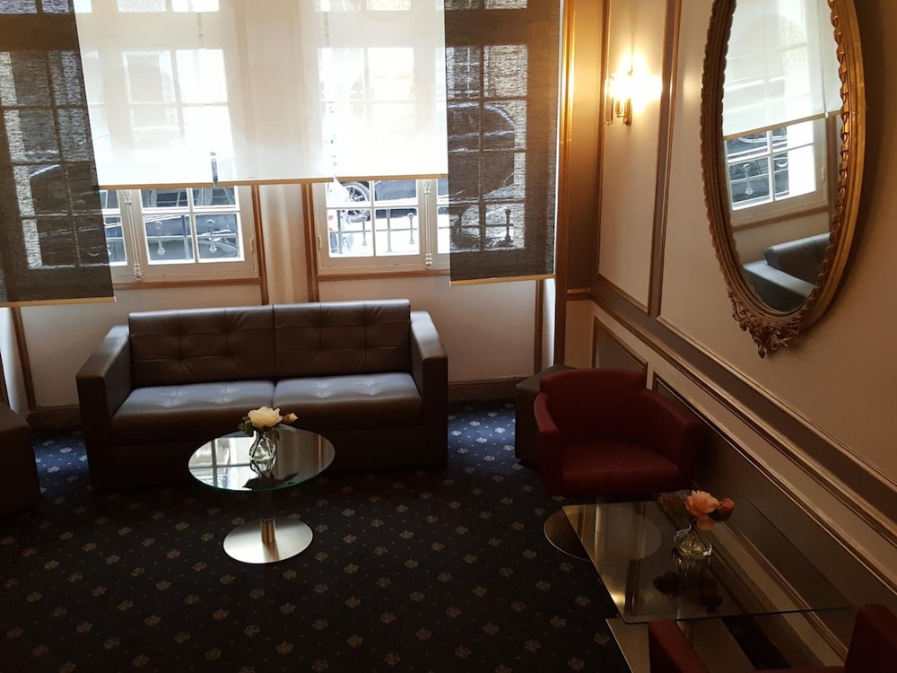 Hotel Phenix 30/39