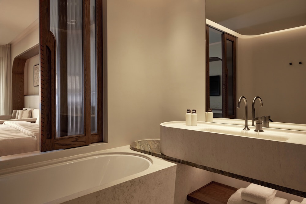 Collection, Premium, Junior Suite, King Bed, Sofa, Private Pool، Daios Cove 2/3