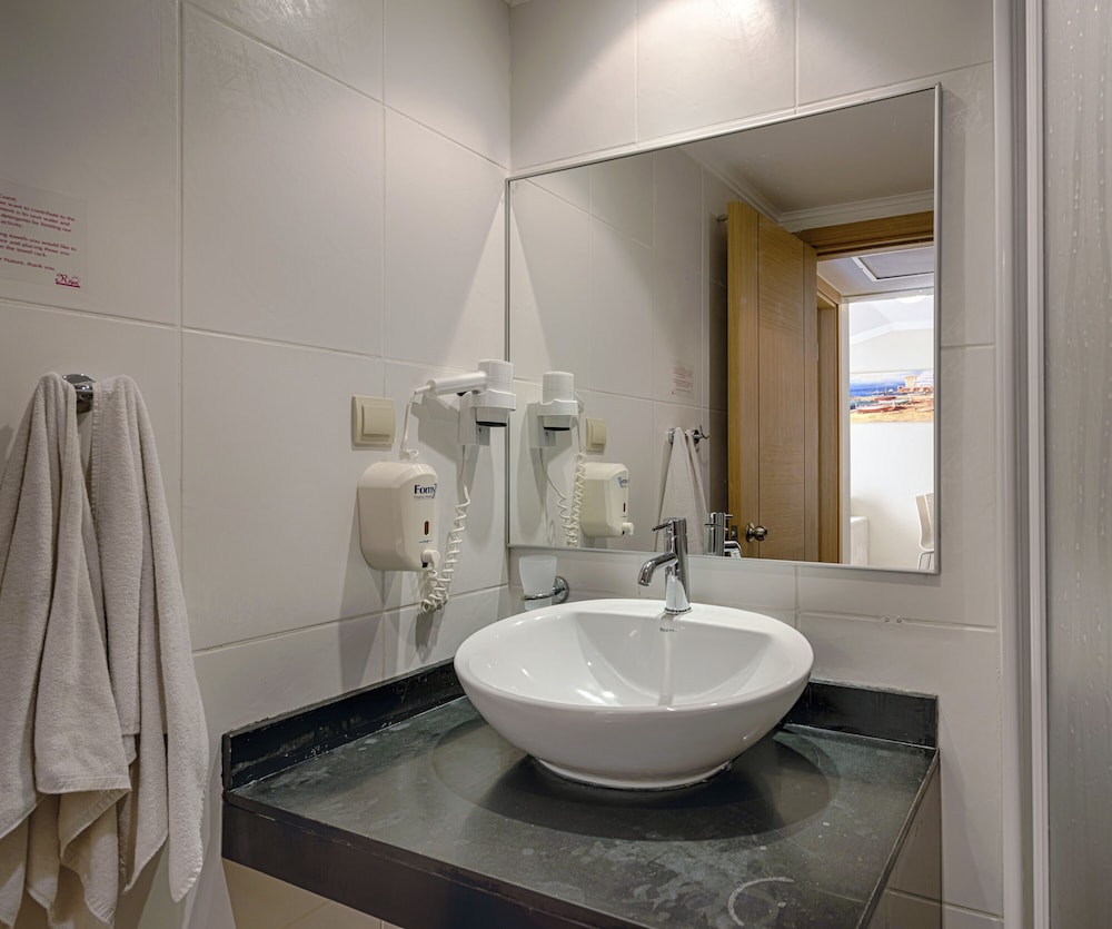 Akalia Suite Hotel and Spa 34/37