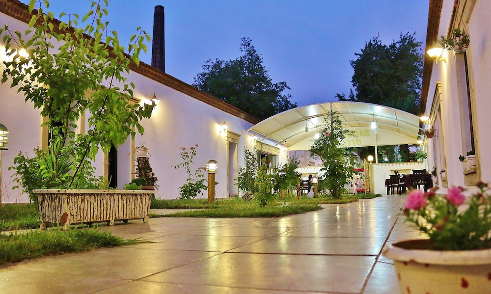 Bacahan Hotel 42/47