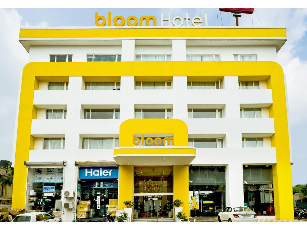 Bloom Hotel - Jammu 1/15