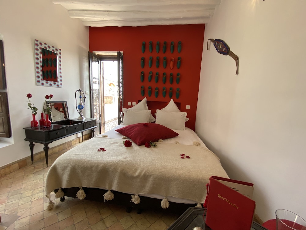 Riad Houdou 18/77
