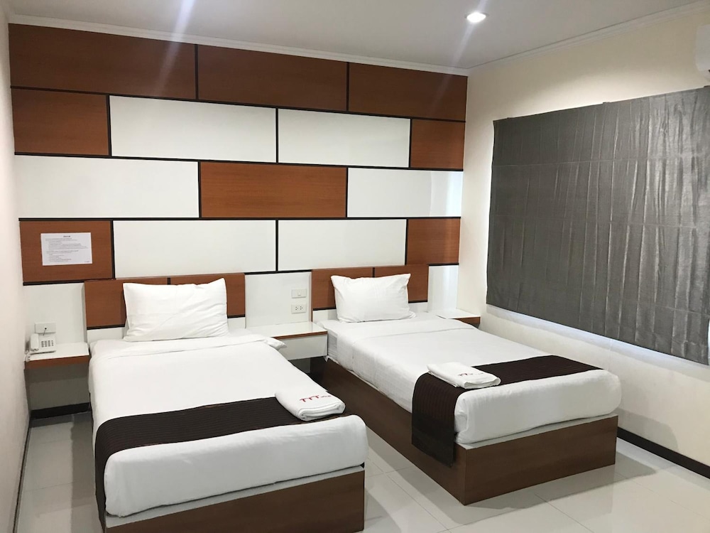 Ttt Hotel 13/48