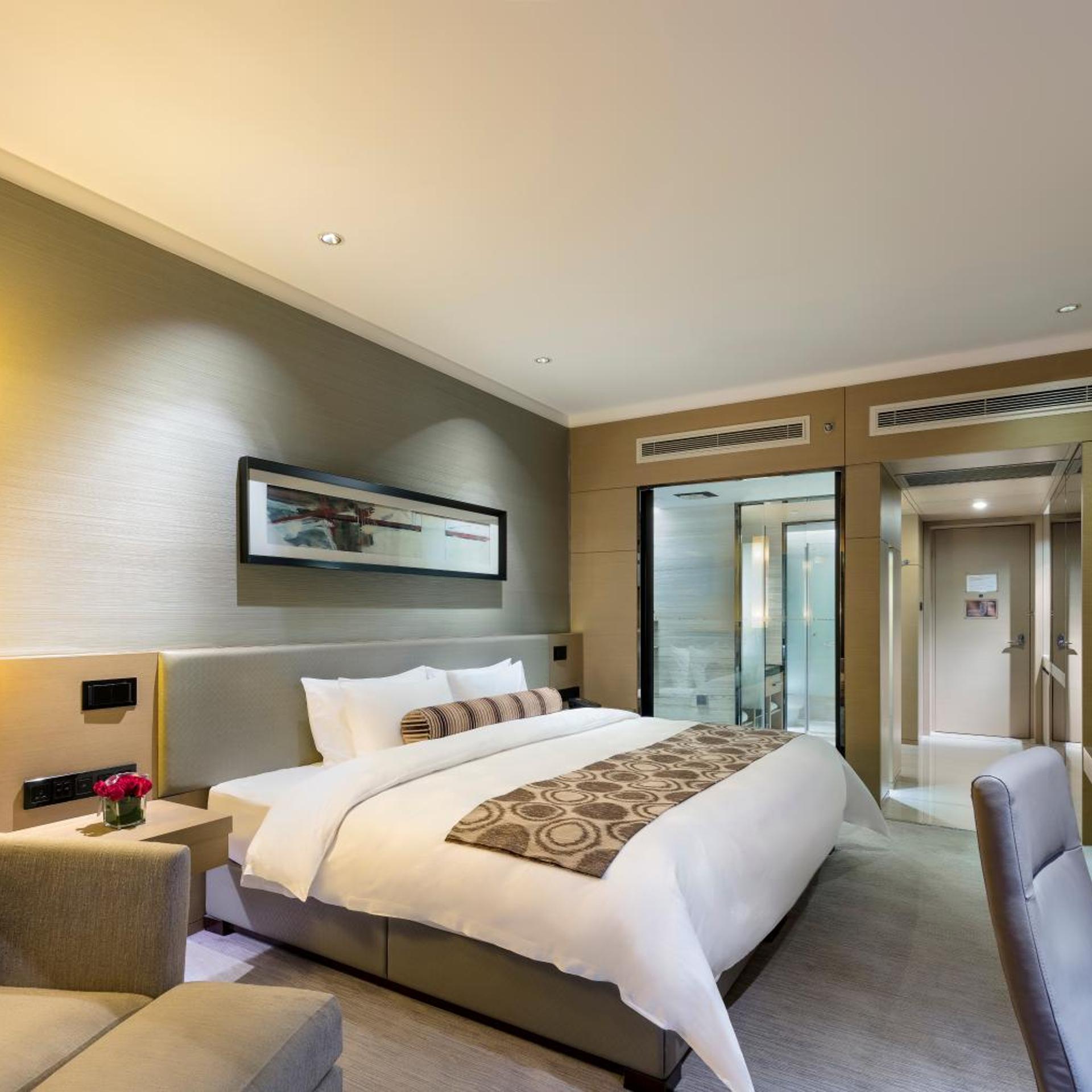 Longchamp Garden Hotel 13/35