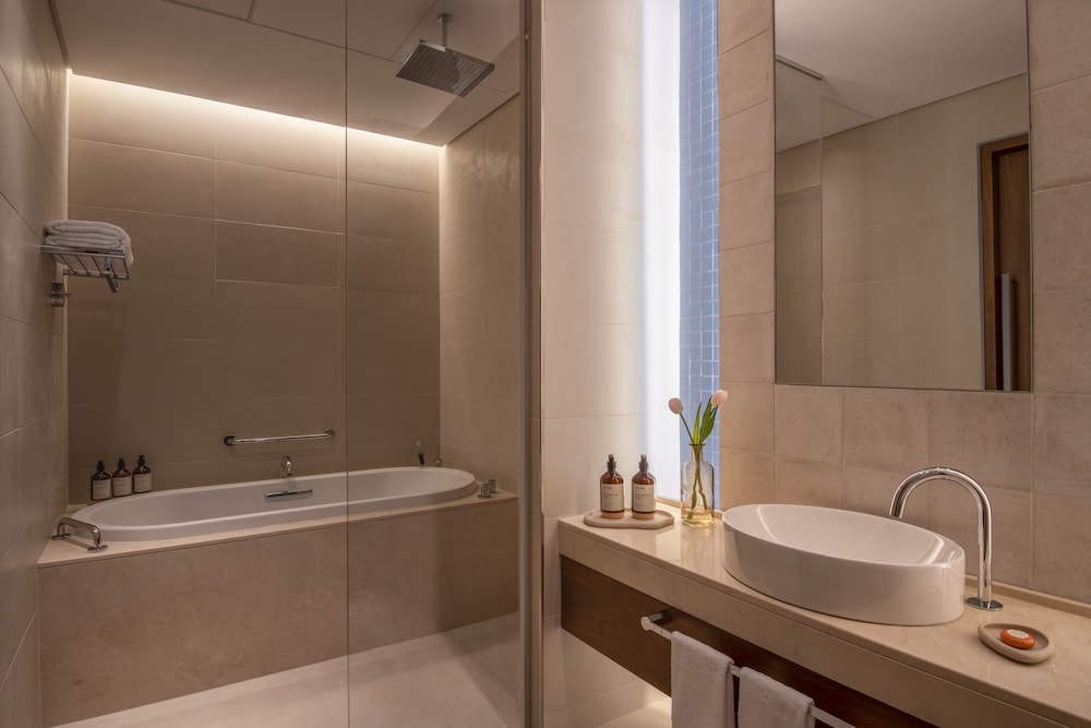 Abesq Doha Hotel & Residences 60/61