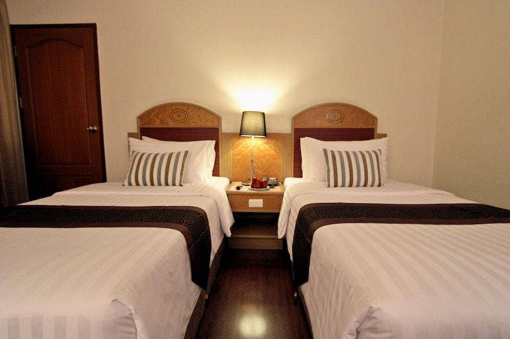 Grand Tower Inn Rama VI 35/70