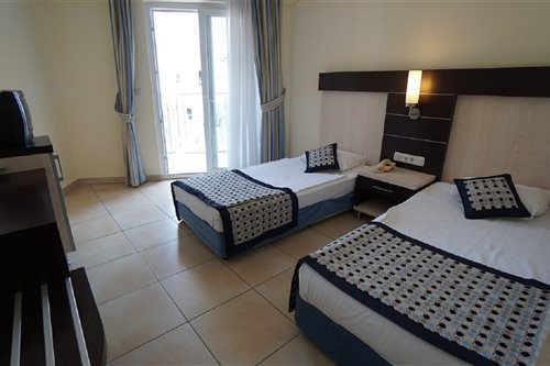 Room, Double or Twin Bed, Lateral Side Sea View