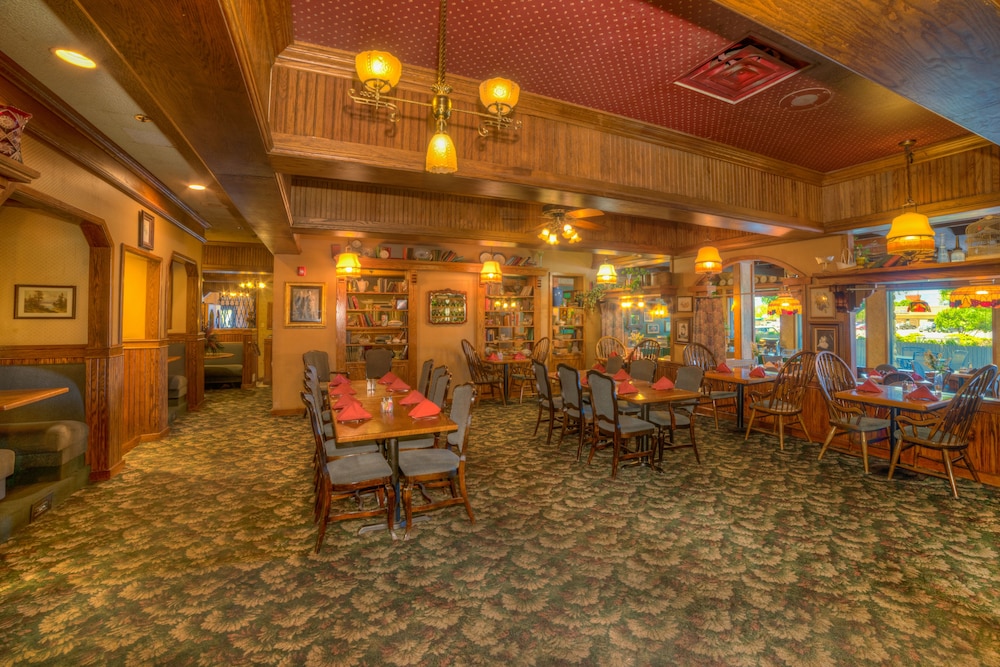 Grand Vista Hotel 50/57
