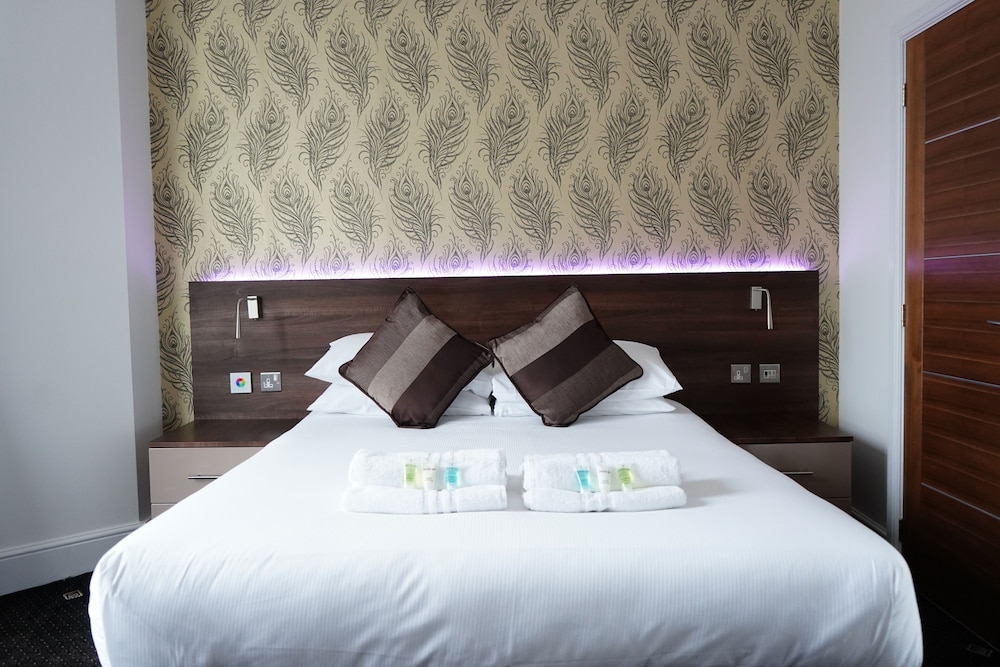 Marlborough Hotel 10/42
