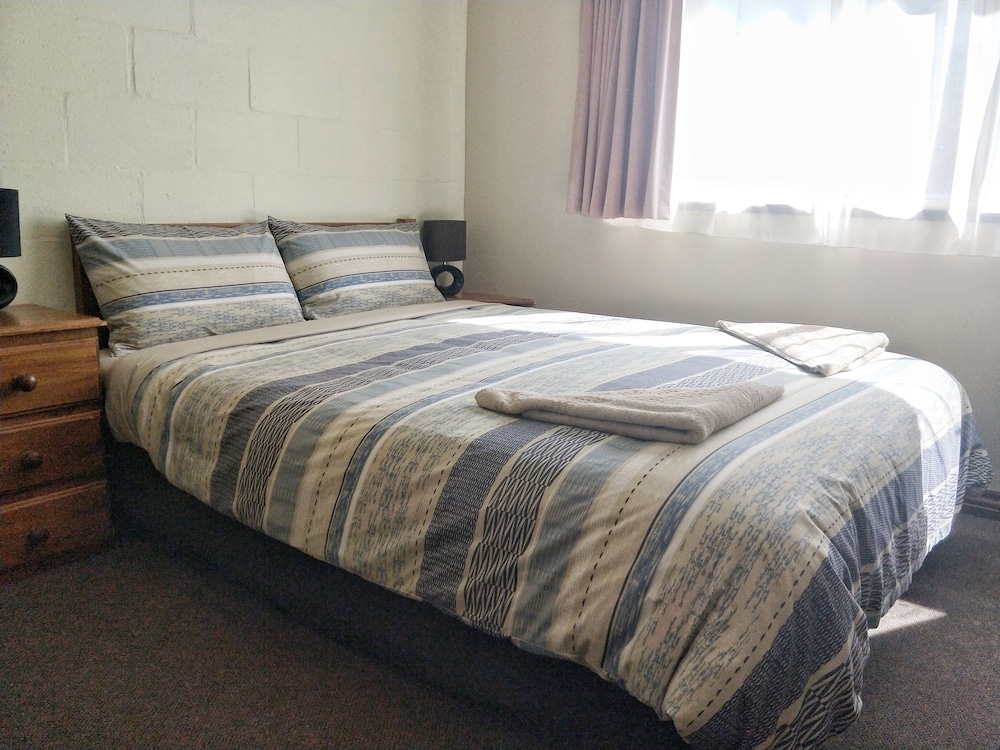 TWELVE APOSTLES MOTEL & COUNTRY RETREAT 7/50
