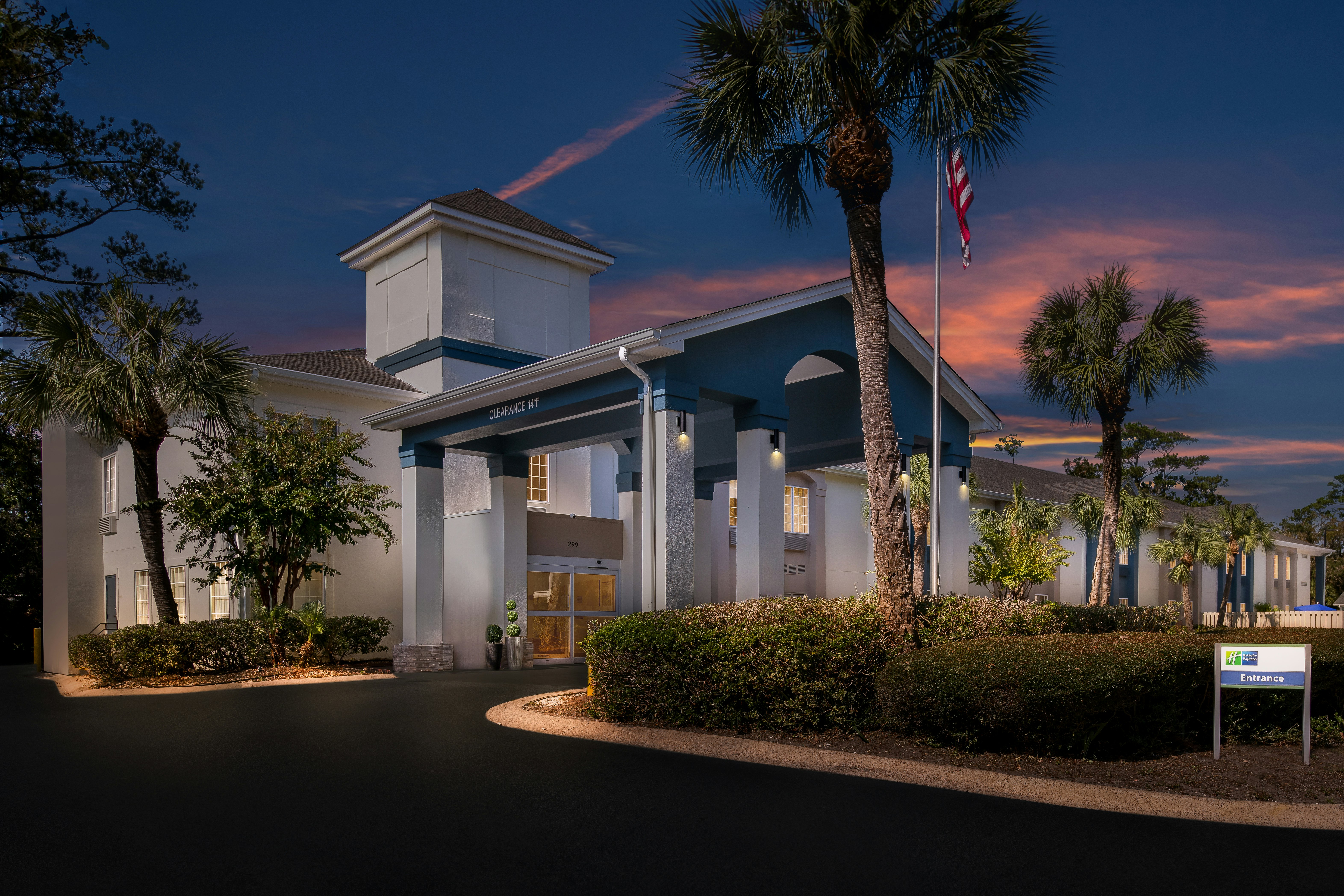 Holiday Inn Express Saint Simons Island 4/46