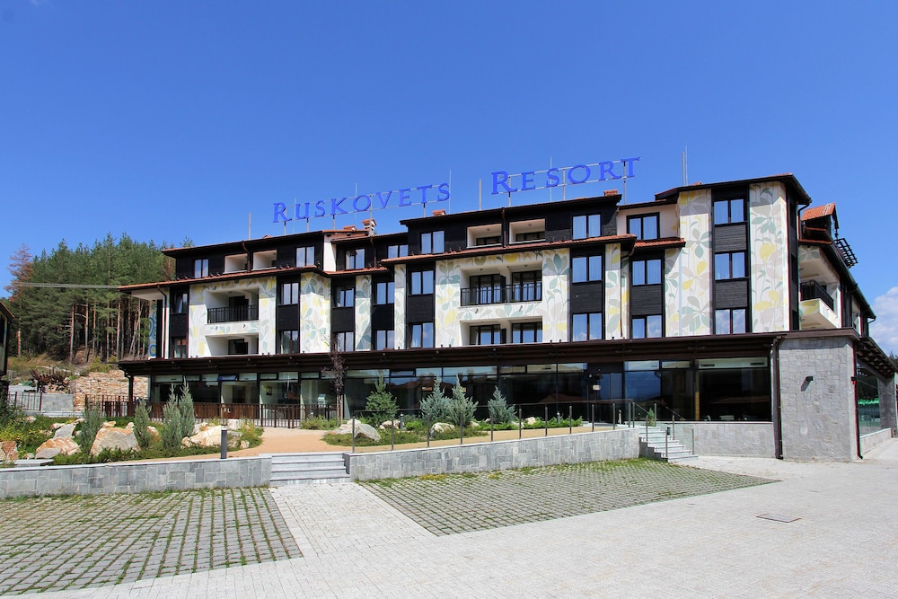 RUSKOVETS RESORT 6/61