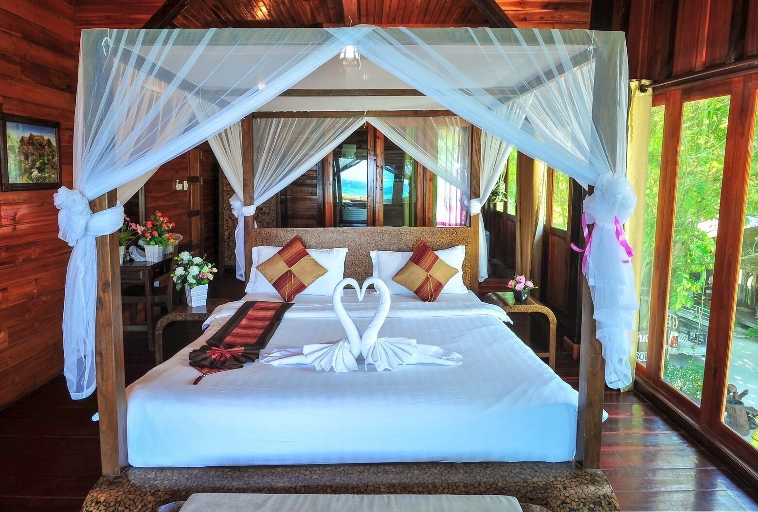 Upper, Deluxe, King Bed, Sea View