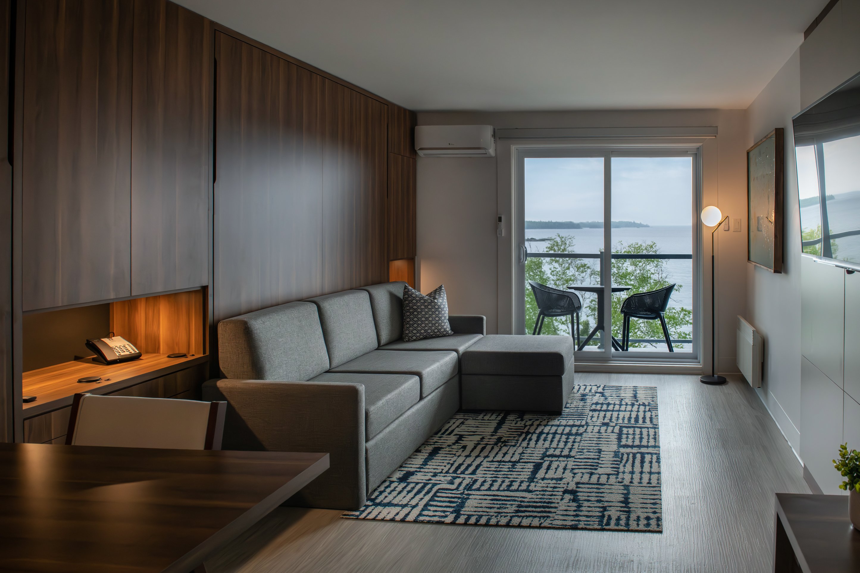 Auberge Des Iles 40/52