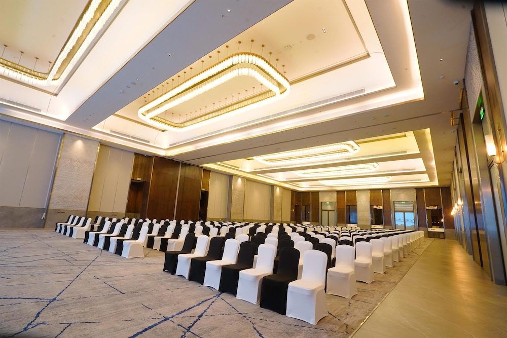 RADISSON BLU HOTEL GUWAHATI 7/48
