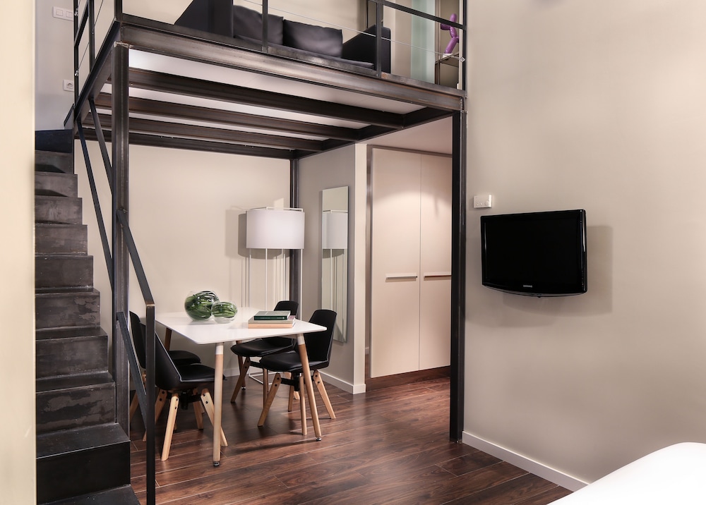 Balmes Hotel 64/73