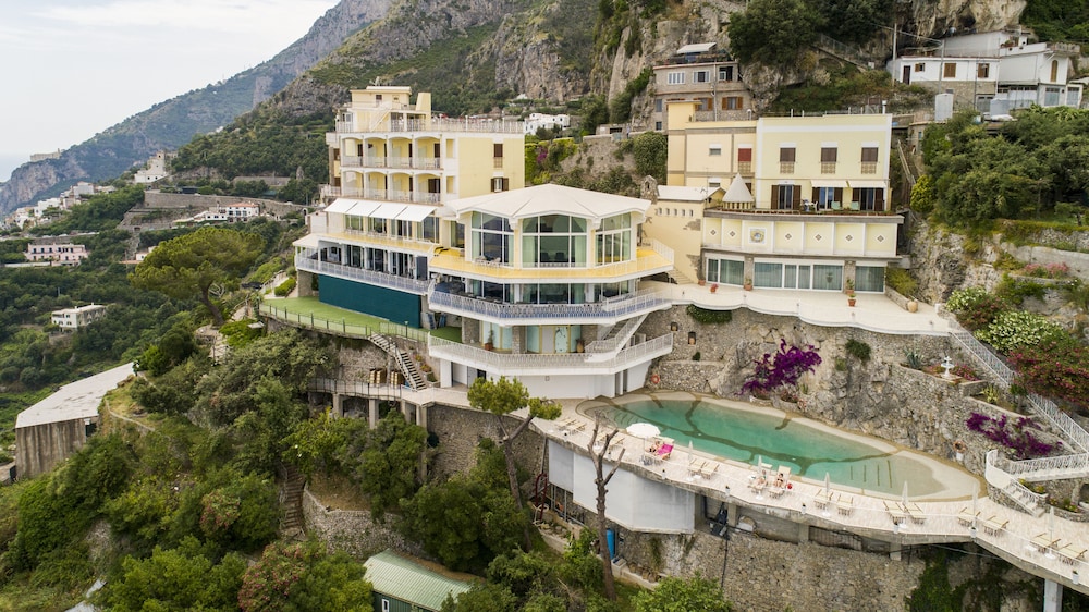 Grand Hotel Excelsior 2/59
