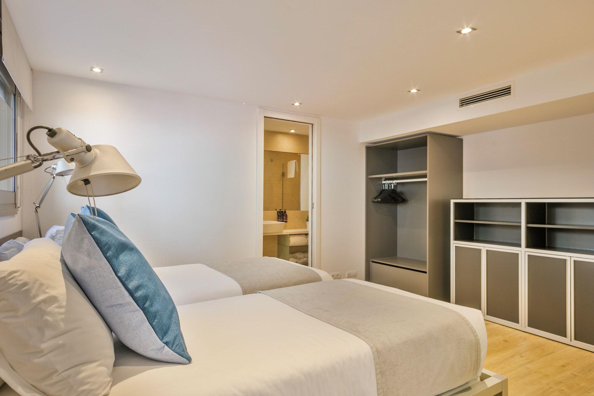 Family, House، Lugaris Rambla 5/10