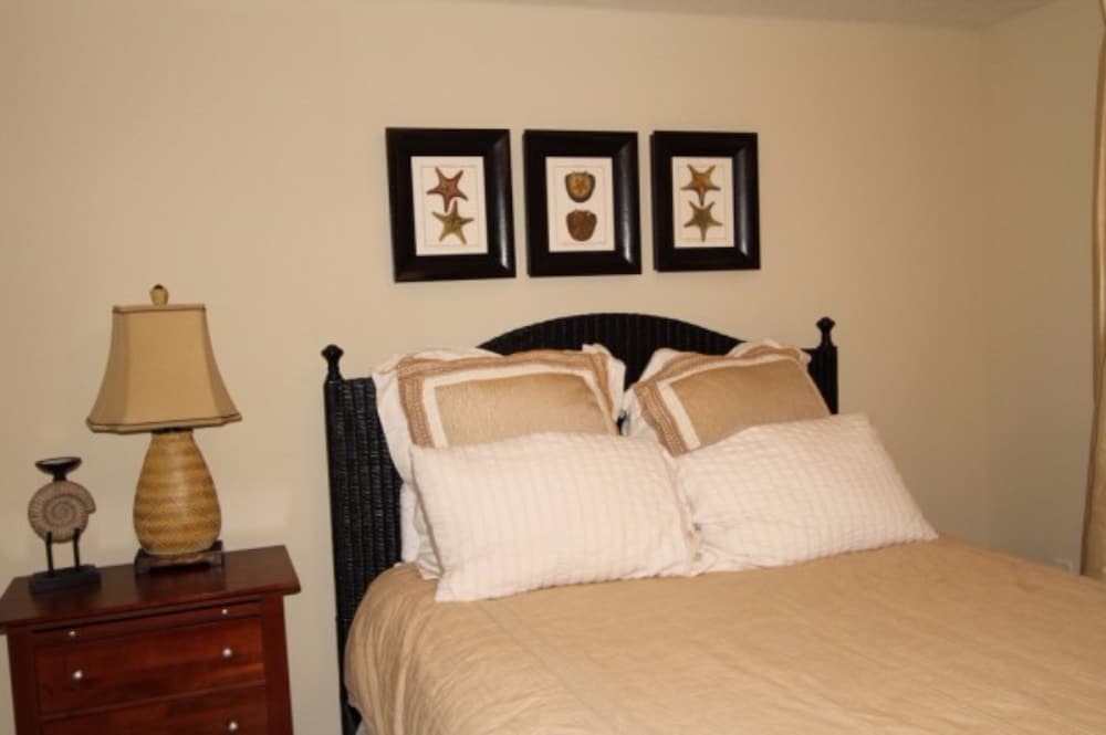 Grand Panama Beach Resort by Emerald View Resorts 24/77