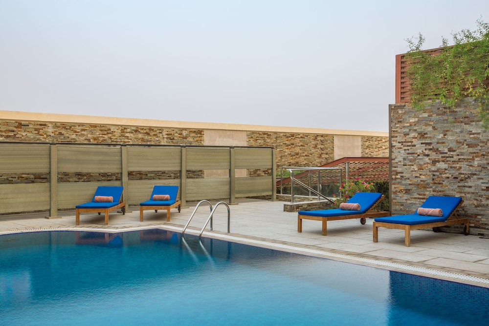 Holiday Inn Jeddah Gateway 56/59
