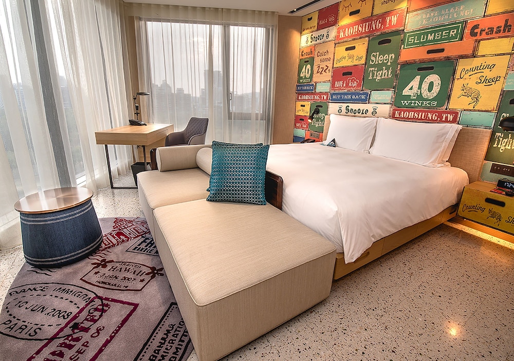 HOTEL INDIGO KAOHSIUNG CENTRAL PARK 24/77