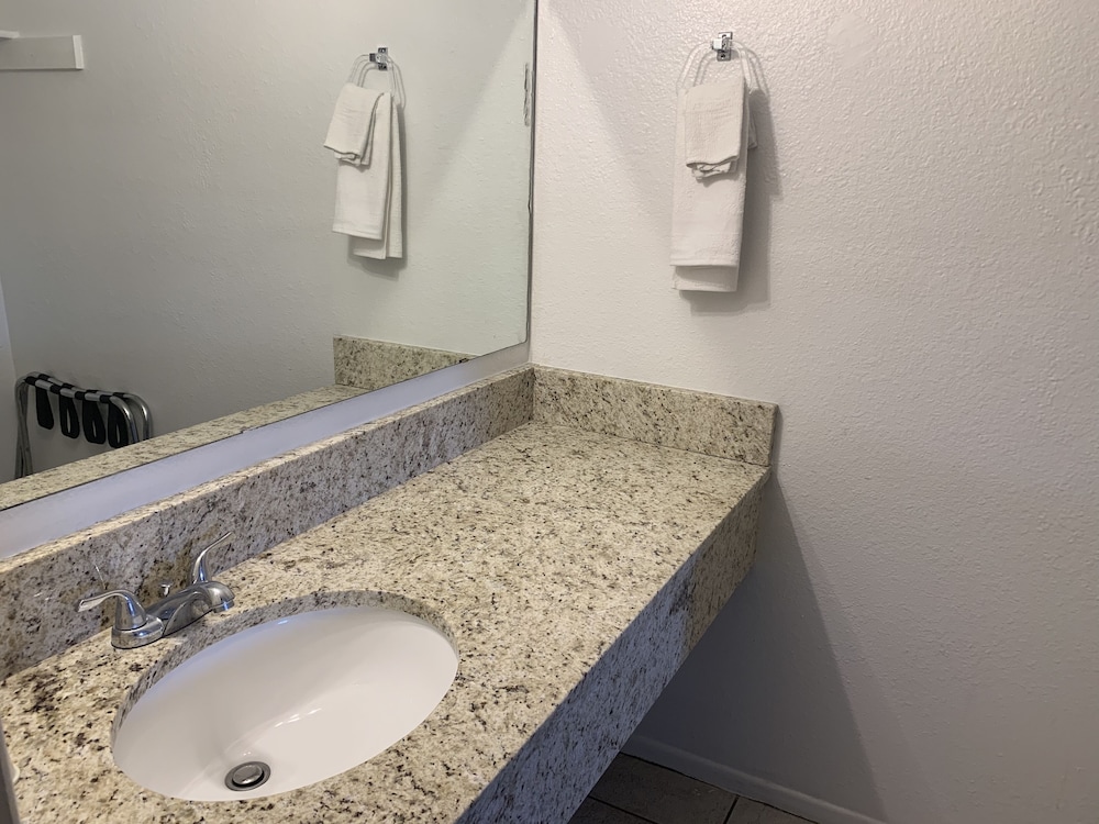 La Vista Inn 5/47