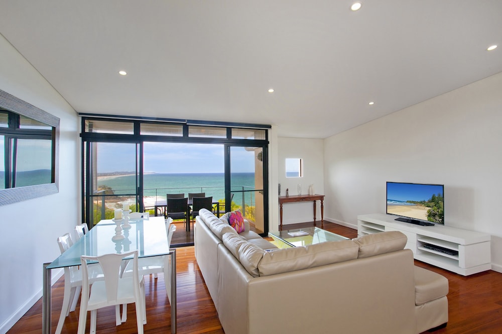 The Point Coolum Beach 54/75