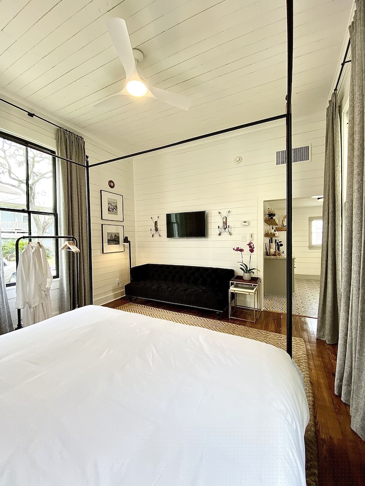 Coppersmith Inn Bed and Breakfast 10/50
