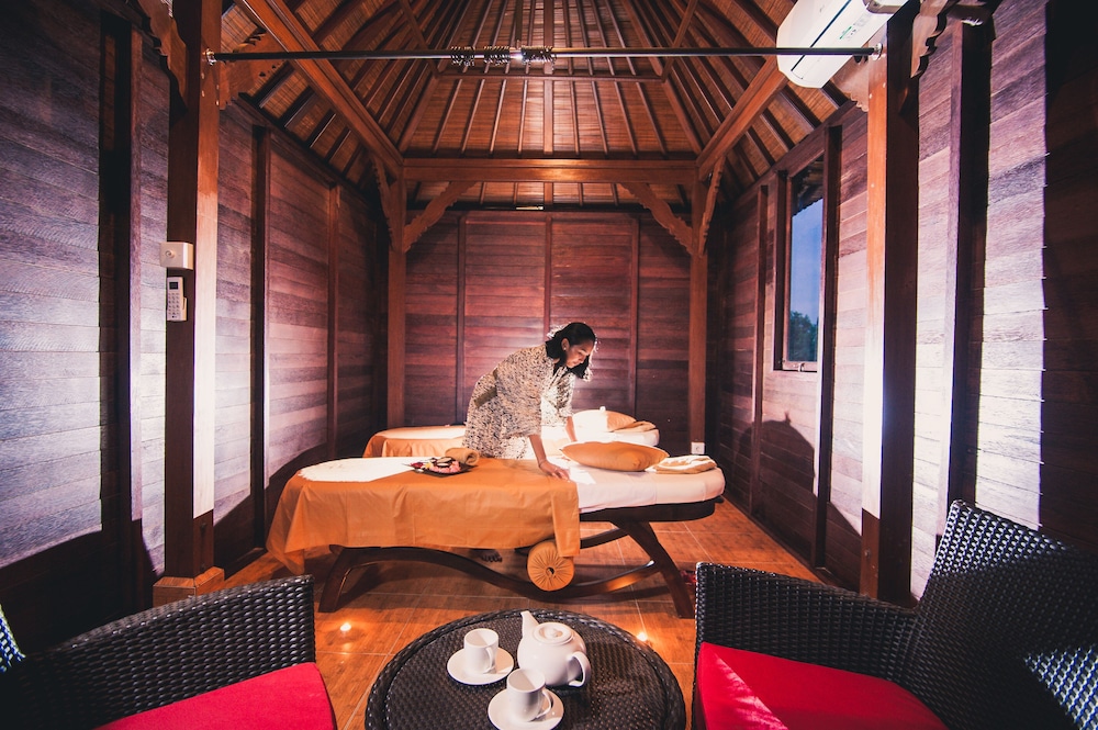 The Swaha Hotel 34/47