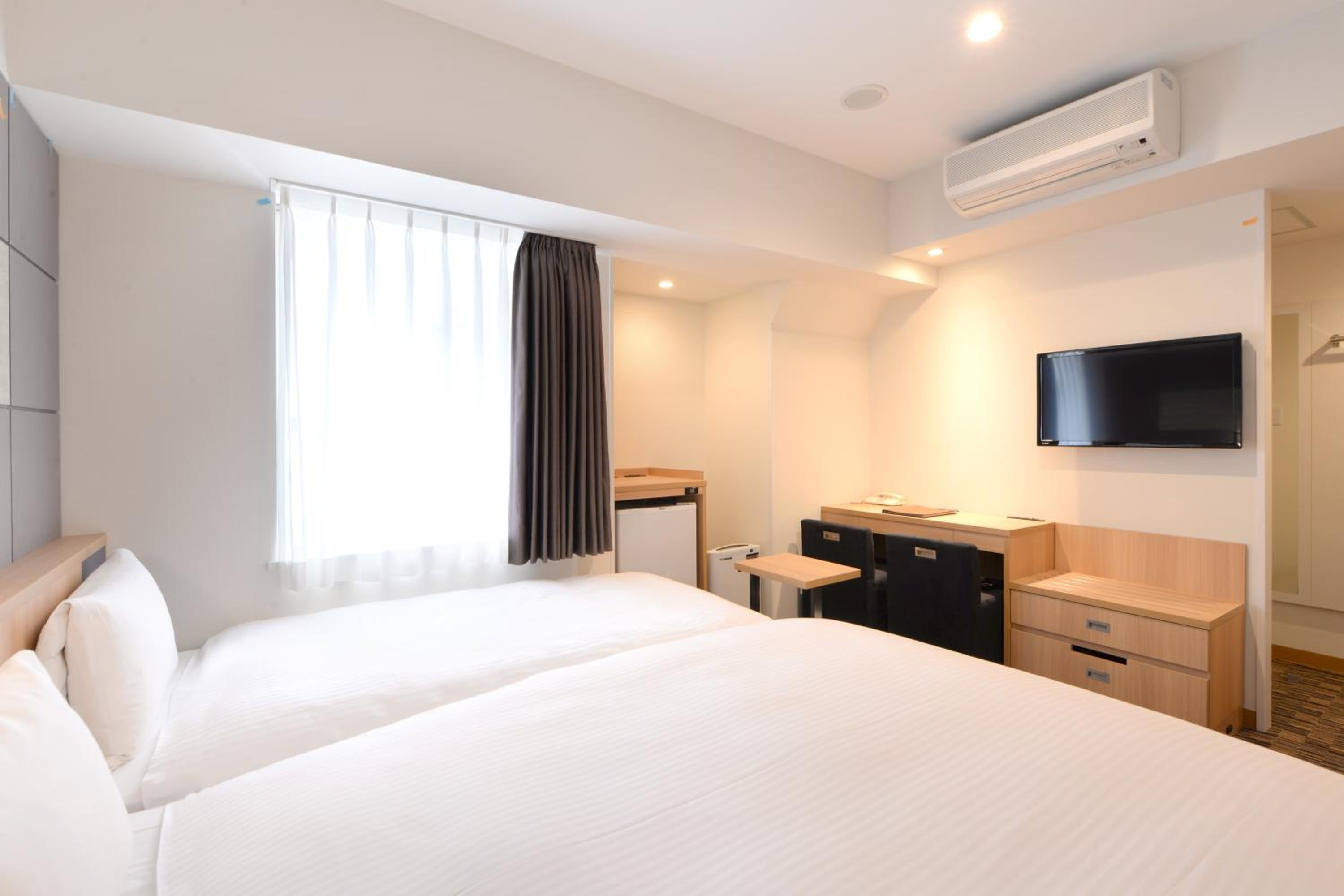 Extra, Twin Beds