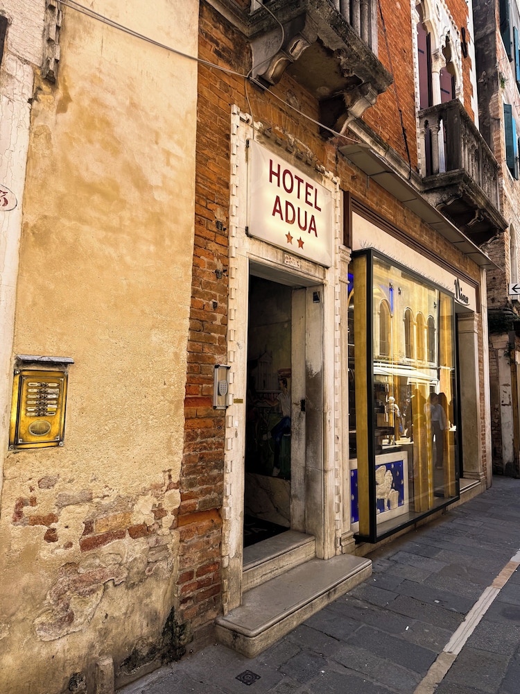 Hotel Adua 51/62